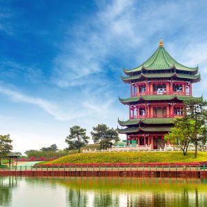 Stonehenge, Windsor Castle and Bath with Pub Lunch